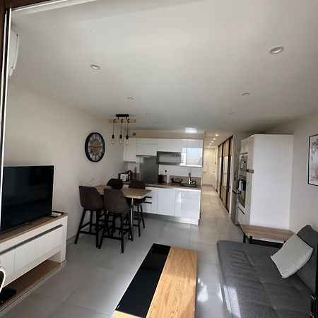 T2 Hyeres La Bergerie Vue Mer 50 M De La Plage Экстерьер фото